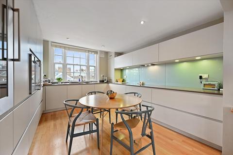 4 bedroom flat for sale, Harley Street, Marylebone, W1G