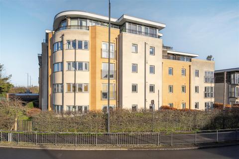 2 bedroom apartment for sale, Pavilions, Windsor