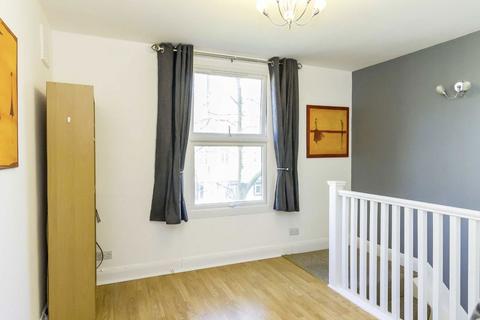 1 bedroom flat to rent, Nevern Square, London SW5