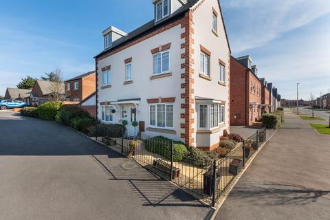 4 bedroom detached house for sale, Peabody Way, Warwick