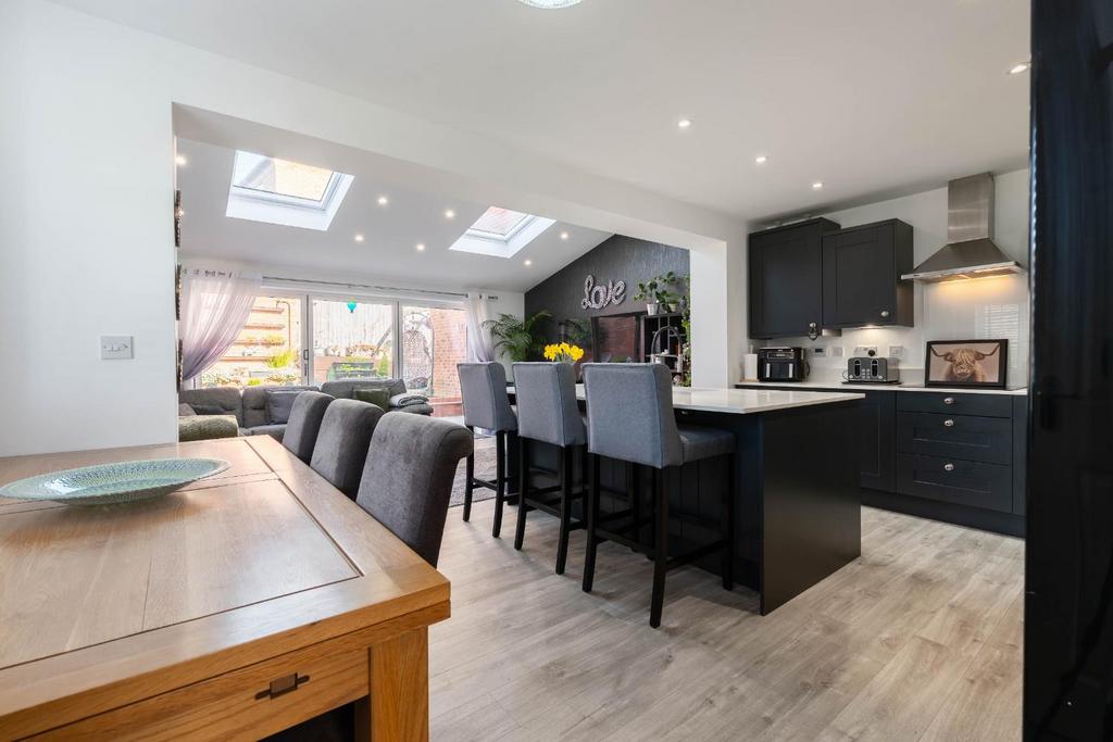 Magnificent open plan kitchen/dining/family room
