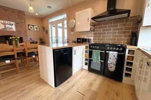 18 Cambridge Road, Fleetwood, FY7 7EY