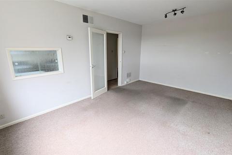 2 bedroom flat to rent, Hallam Grange Close, Fulwood, Sheffield