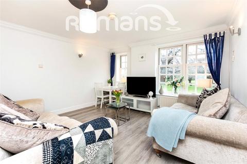 3 Calcott Park, Yateley, GU46 6JJ