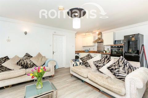 3 Calcott Park, Yateley, GU46 6JJ