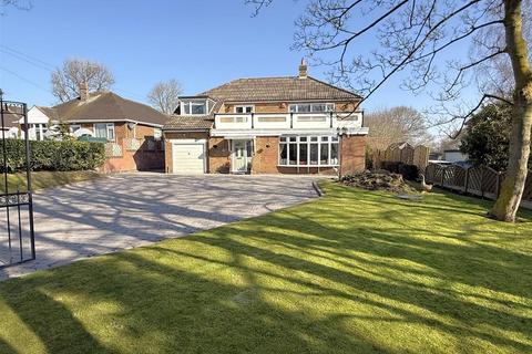 5 bedroom detached house for sale, Lodge Hill, Tutbury DE13