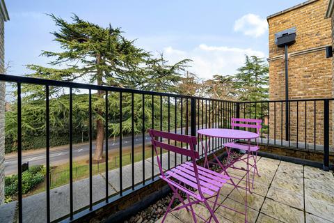 3 bedroom flat for sale, Weybridge House, 48 Queens Road, Weybridge, KT13