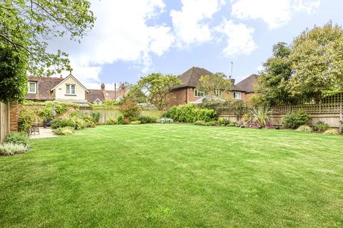 3 bedroom flat for sale, Weybridge House, 48 Queens Road, Weybridge, KT13