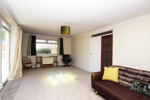 3 Kings Drive, Hoddlesden, Darwen, BB3 3RB