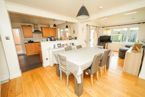 4 bedroom detached house for sale, Camberton Road, Leighton Buzzard