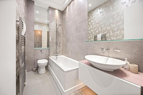 2 bedroom flat for sale, Greencroft Gardens, South Hampstead NW6