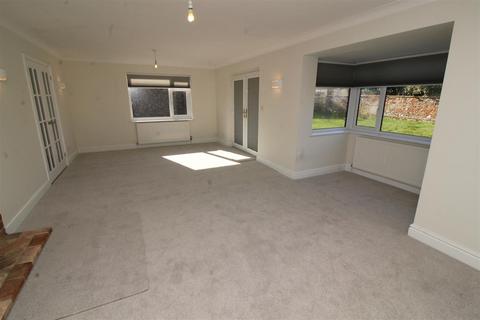 5 bedroom detached bungalow to rent, Wickham Market