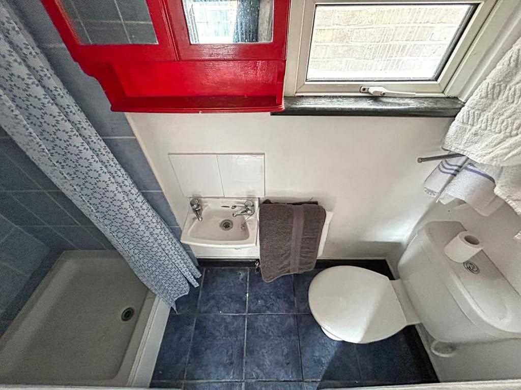 Shower Room Annexe