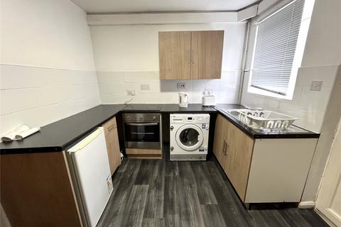 3 bedroom terraced house to rent, Room 3 Bakewell Street, MANCHESTER M18