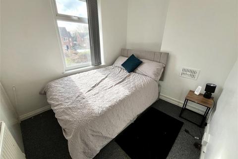 3 bedroom terraced house to rent, Room 2 Bakewell Street, MANCHESTER M18