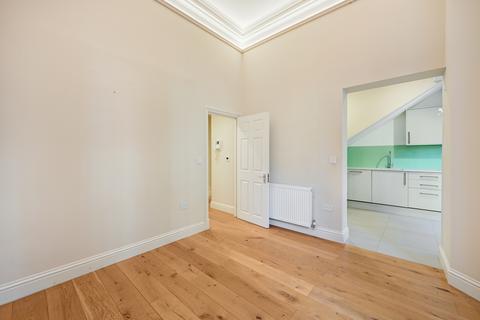 3 bedroom maisonette to rent, Bina Gardens, London, SW5