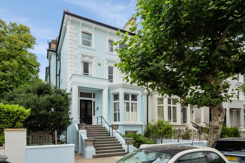 3 bedroom flat to rent, Belsize Park Gardens, London, NW3