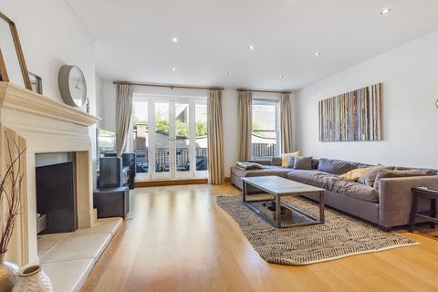 5 bedroom terraced house to rent, Broomhouse Road, London, SW6