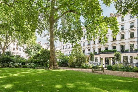 2 bedroom apartment to rent, Ennismore Gardens, London, SW7