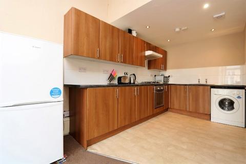 3 bedroom flat to rent, Great Western Road, Glasgow, G4