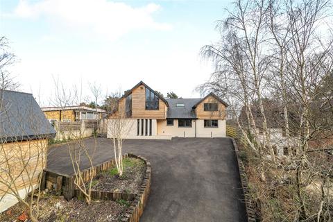 19 High View Road, Lightwater, GU18 5YE