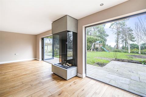 19 High View Road, Lightwater, GU18 5YE
