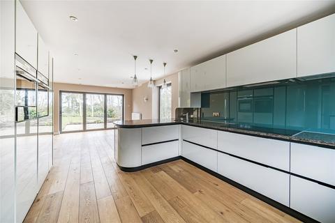 19 High View Road, Lightwater, GU18 5YE
