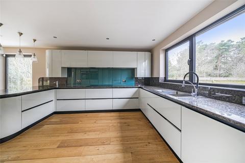 19 High View Road, Lightwater, GU18 5YE