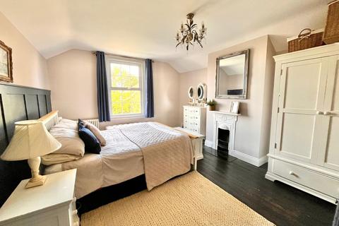 4 bedroom detached house for sale, London Road, Newington, Sittingbourne, Kent