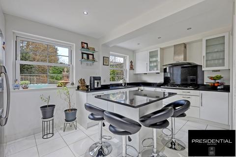 5 bedroom detached house for sale, Chigwell IG7