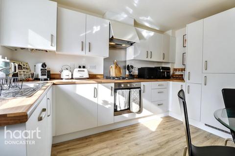 1 Creek Drive, Woodlands, Doncaster, DN6 7FP