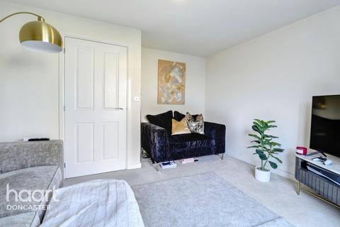 1 Creek Drive, Woodlands, Doncaster, DN6 7FP