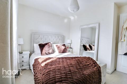 1 Creek Drive, Woodlands, Doncaster, DN6 7FP