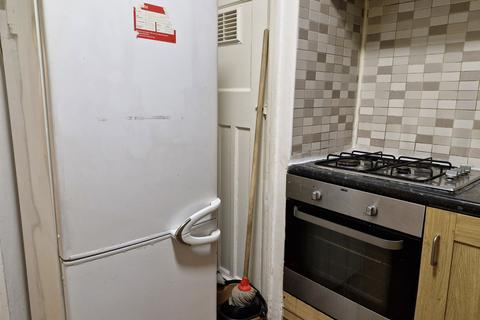 3 bedroom flat to rent, Kingsbury, London NW9