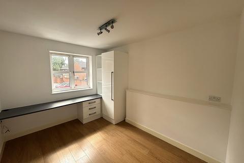 1 bedroom flat to rent, Sandhurst Road, Leicester LE3