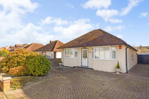 3 bedroom bungalow for sale, Cambridge Avenue, Burnham, SL1