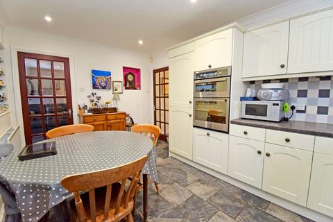 undefined, Cambridge Avenue, Burnham, SL1