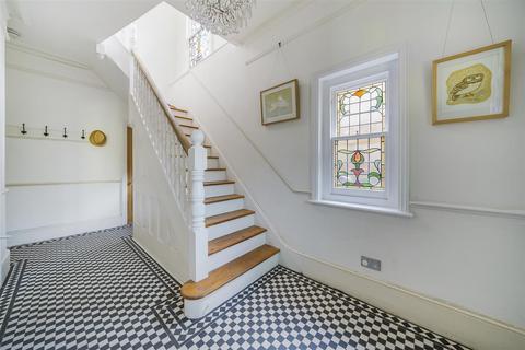 47 Hook Road, Surbiton, KT6 5AA