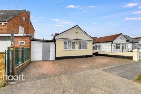 3 bedroom semi-detached bungalow for sale, Stanley Road North, Rainham, RM13 8AX