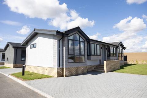 2 bedroom park home for sale, Linford Stanford-le-Hope