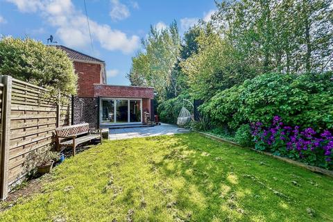 4 bedroom detached house for sale, Wallbridge Lane, Upchurch, Kent