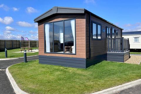 2 bedroom lodge for sale, Bacton Norwich