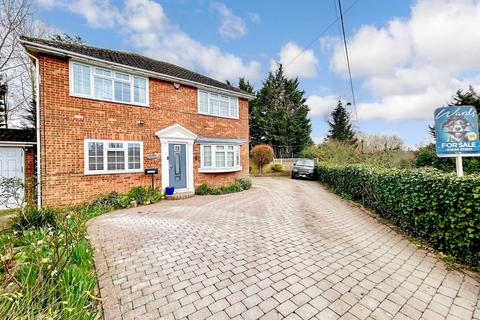 4 bedroom detached house for sale, Wallbridge Lane, Upchurch ME8