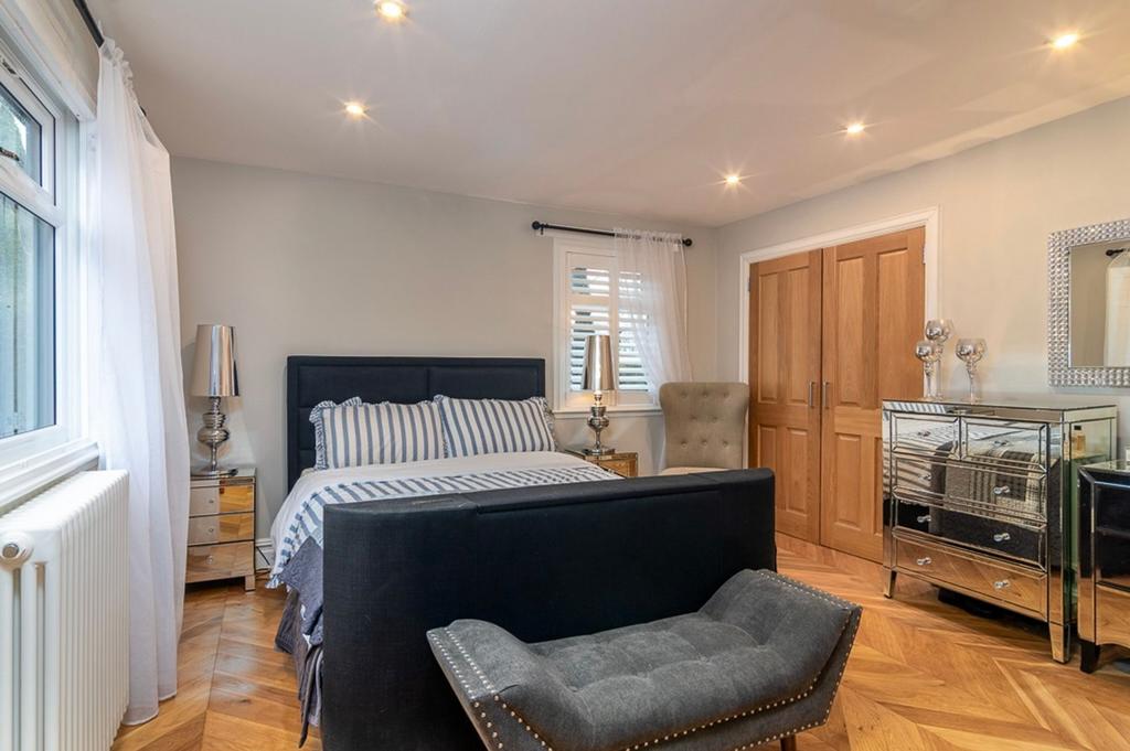 Downstairs bedroom
