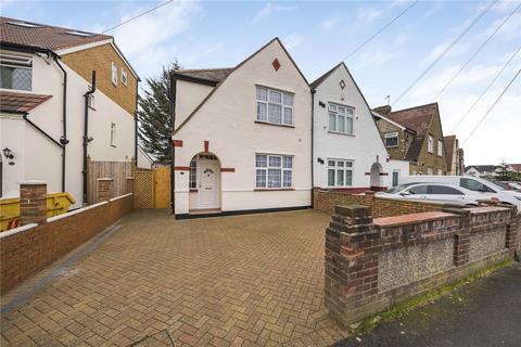 4 bedroom semi-detached house for sale, Chatsworth Crescent, Hounslow