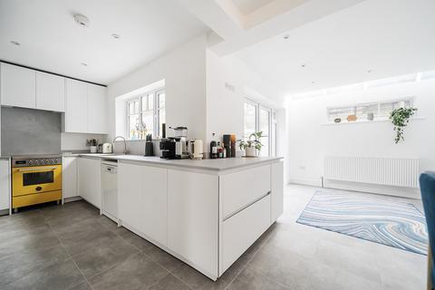 15 Grove Road, Godalming, GU7 1RE