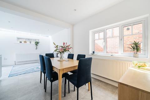 15 Grove Road, Godalming, GU7 1RE