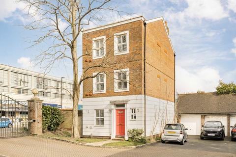 4 bedroom detached house for sale, Wighton Mews, Isleworth TW7