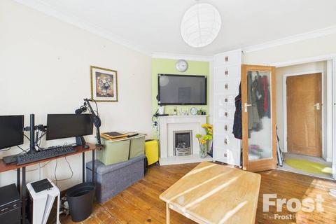 undefined, Uxbridge Road, Feltham, Middlesex, TW13