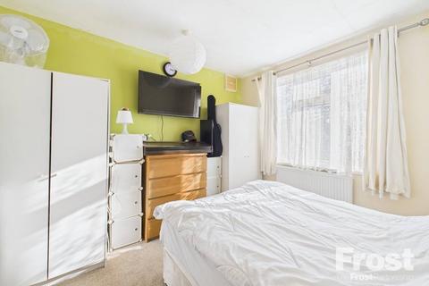 undefined, Uxbridge Road, Feltham, Middlesex, TW13